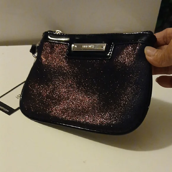 Nine West Black Sy Wristlet With Glitter Shimmering Accents. NWT - Picture 3 of 8
